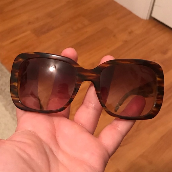 Dolce & Gabbana Accessories - 🆕 GENUINE tortoise Dolce and Gabbana sunglasses